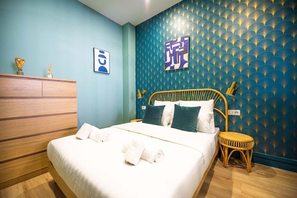 Beautiful Close To Eiffel Tower Paris