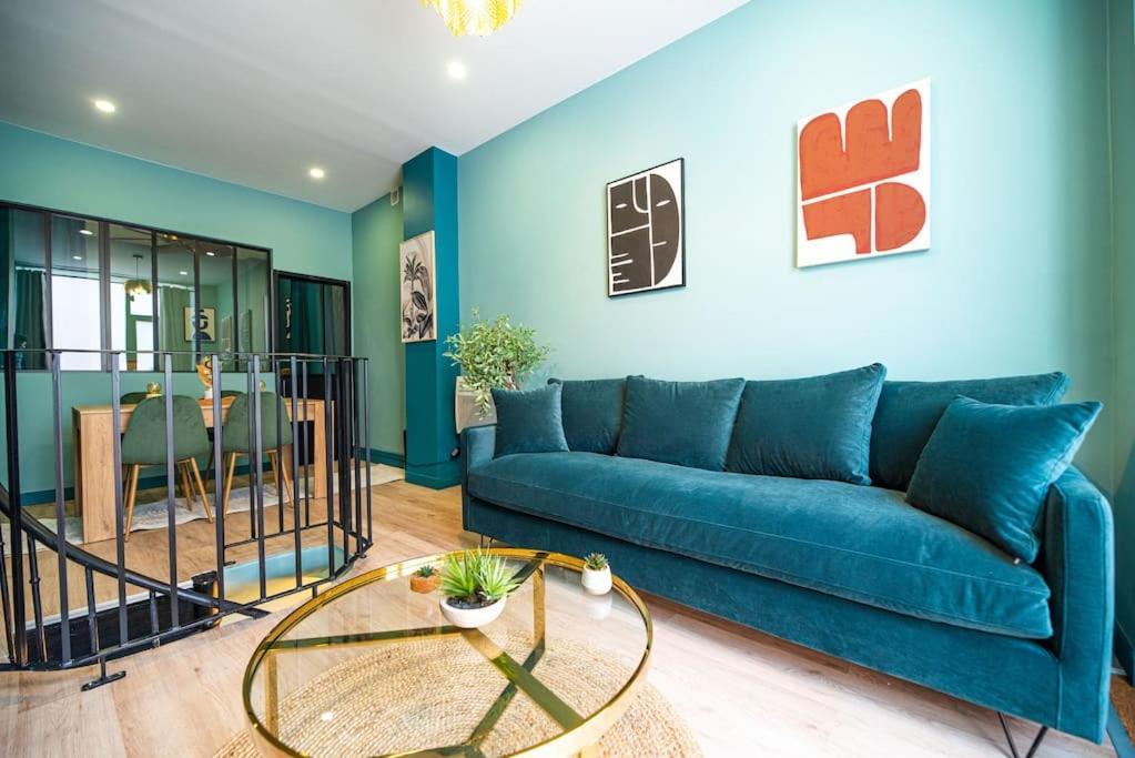 Beautiful Close To Eiffel Tower