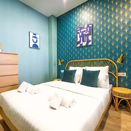Beautiful Close To Eiffel Tower Parigi
