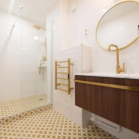 Beautiful Close To Eiffel Tower Parigi